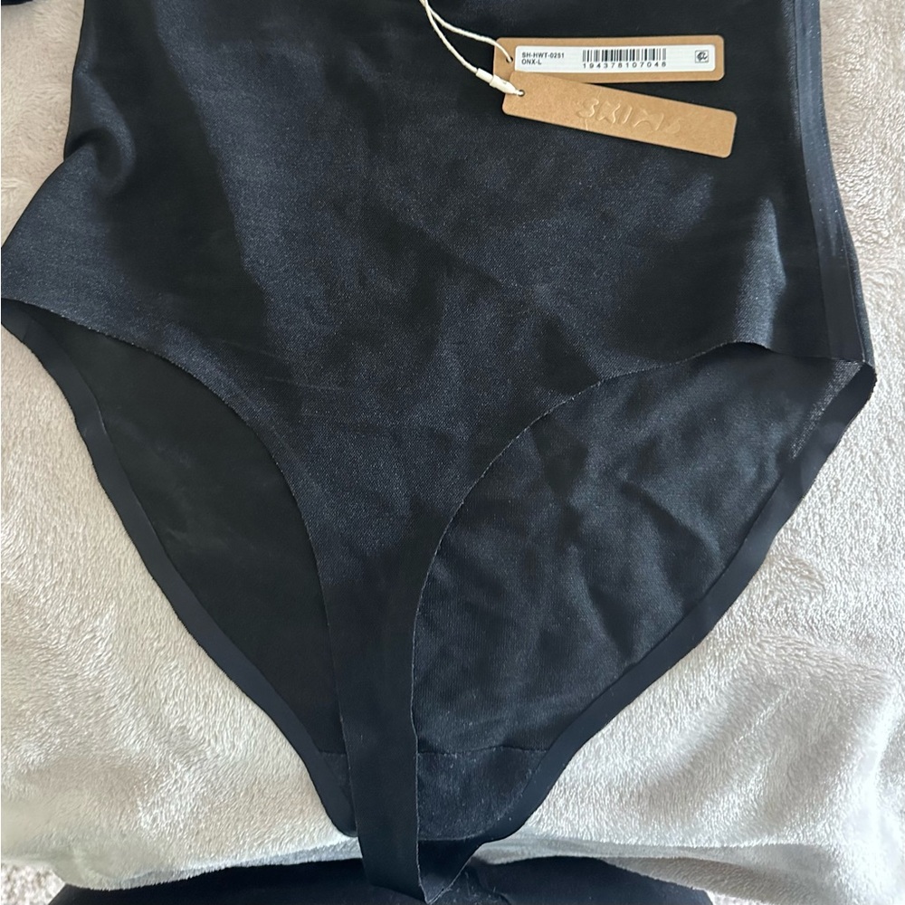 SKIMS High Waist Sheer Sculpting Thong Size Small